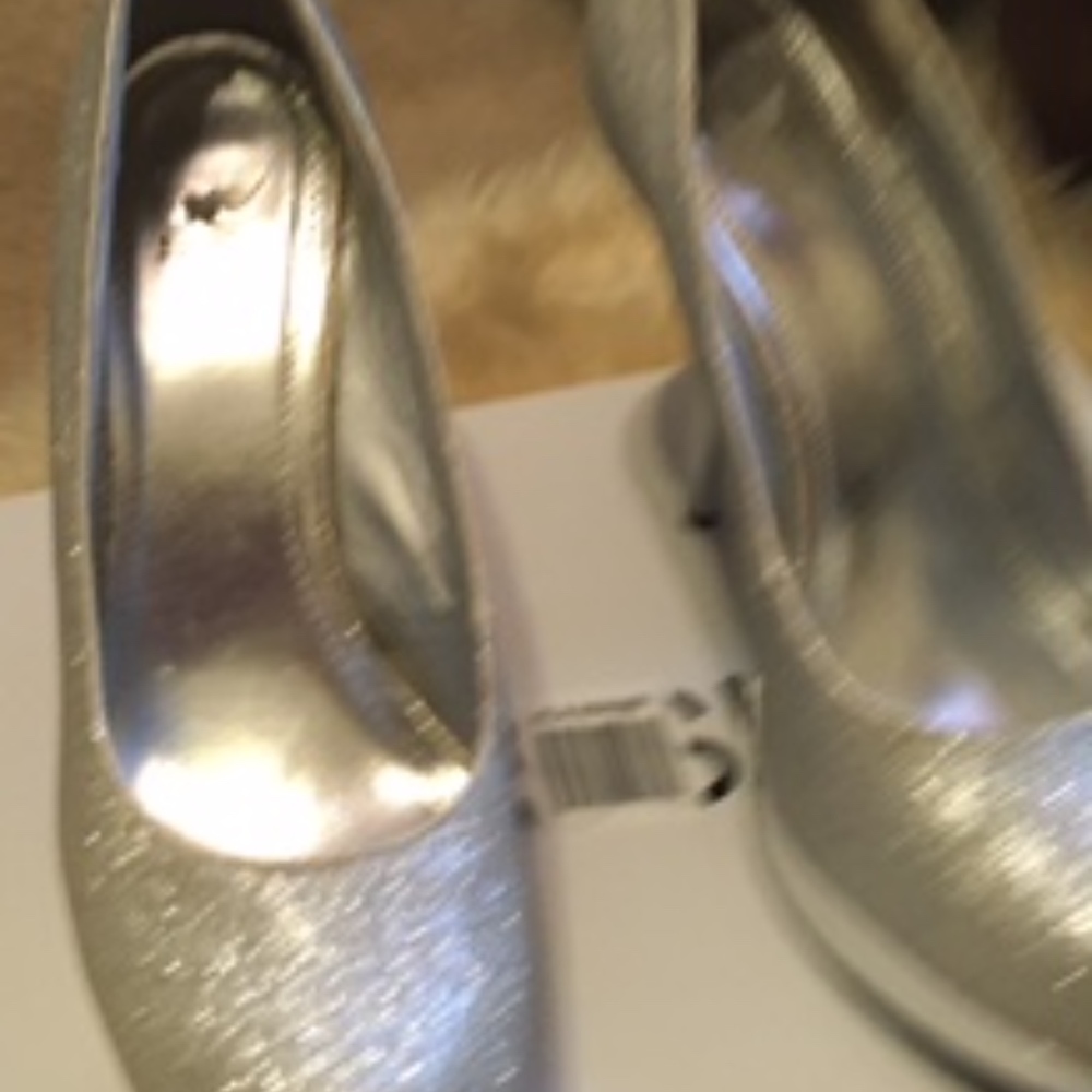 Stilettos - Picture 3 of 3